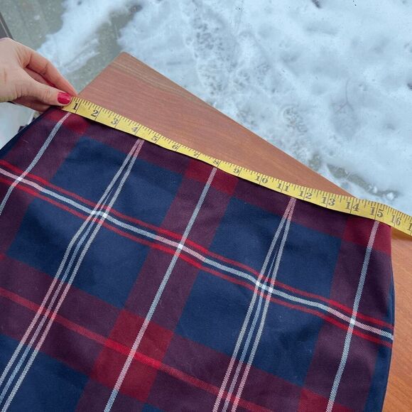 Tommy Hilfiger Navy & Red Plaid Pencil Skirt, Size 6, Preppy Classic Look - Picture 4 of 6